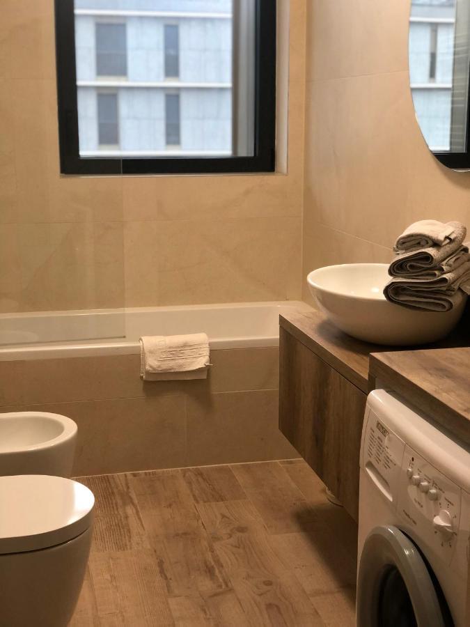 Loft With Terrace In Uptown Milan Near Rho Fiera Apartment Pero Bagian luar foto